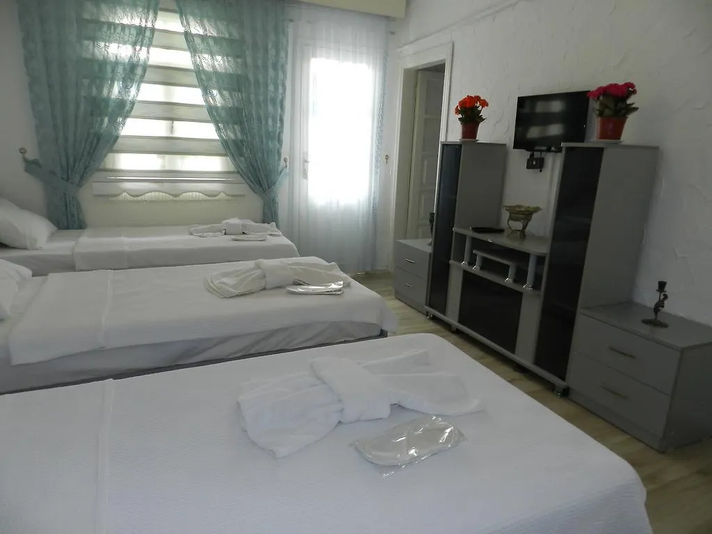 Ela Hotel Alacati 2*,